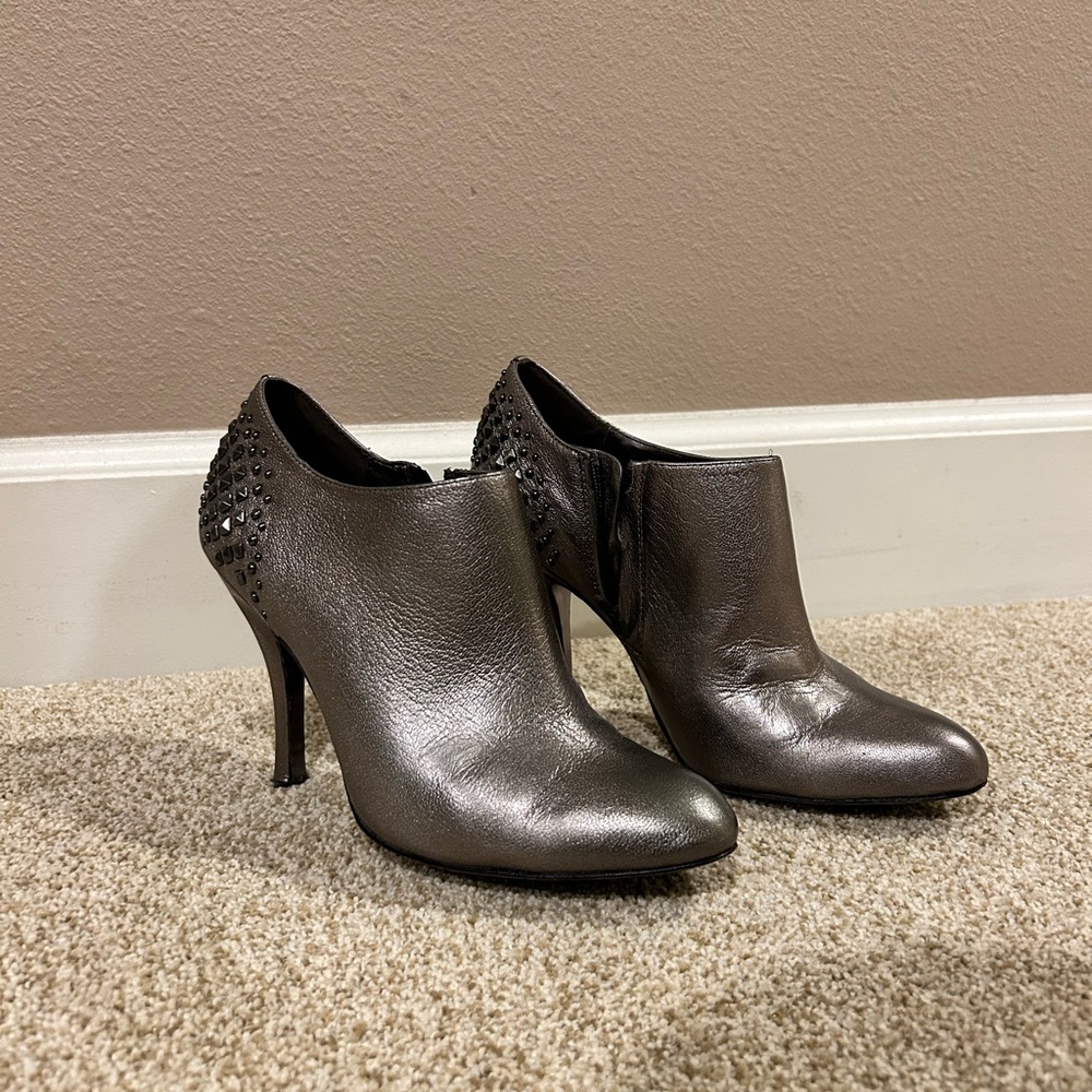 Isola Silver Heels size 7